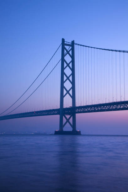 istock Dawn of the Akashi-Kaikyo Bridge 844726490