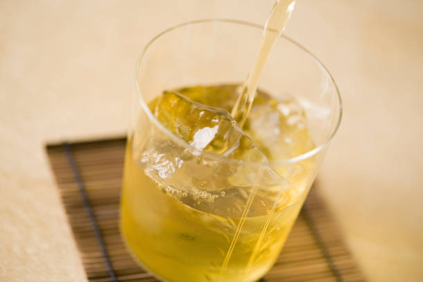 vidrio y té - tea chinese tea japan green tea fotografías e imágenes de stock