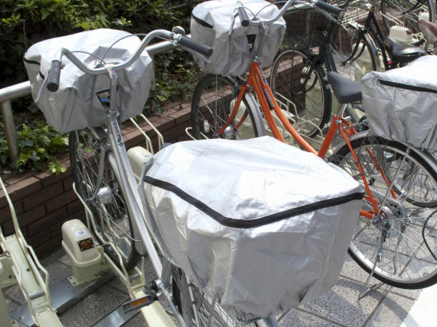 istock Snatching bike cover 844916796