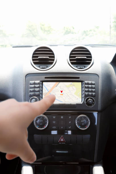 istock Car nabigeeshonn, pointing at 845021354
