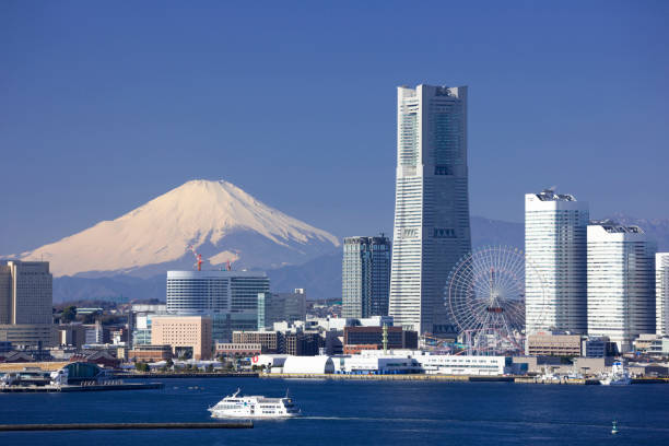 みなとみらい21のビル群と富士山 - 横浜 ストックフォトと画像