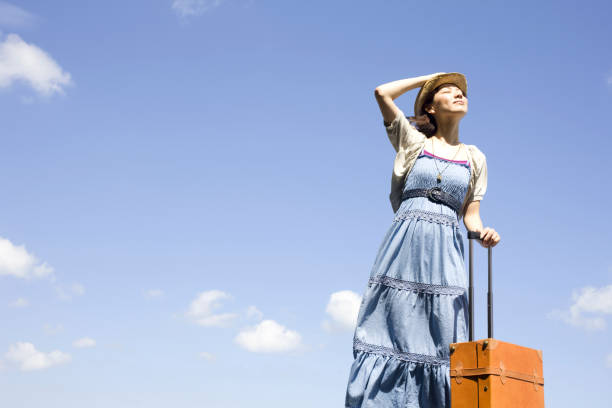 istock Woman with carry bag 845195196