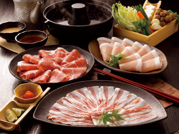 鹿児島黒豚しゃぶしゃぶ肉 - shabushabu ストックフォトと画像