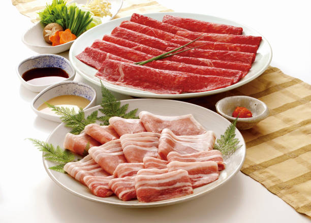 豚肉と牛肉のしゃぶしゃぶ肉 - shabushabu ストックフォトと画像