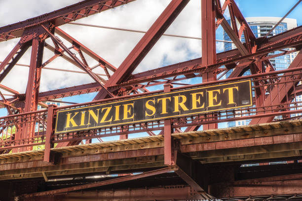 istock Kinzie Street Bridge - Chicago 845225614