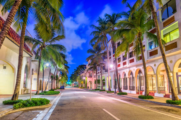 palm beach su worth ave - viale foto e immagini stock