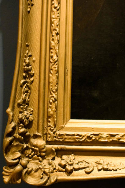 istock gold color picture frame 845239112