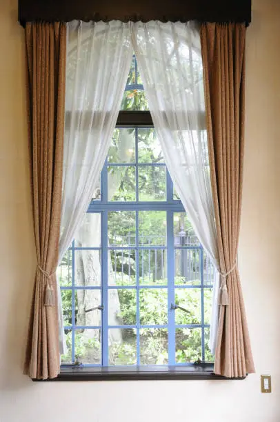 Western-style Windows and curtains