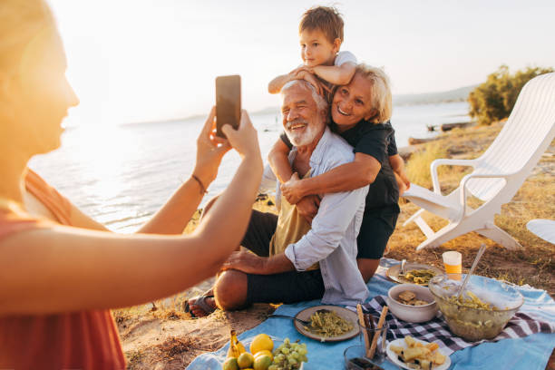 istock Capturing our picnic moments 845260452