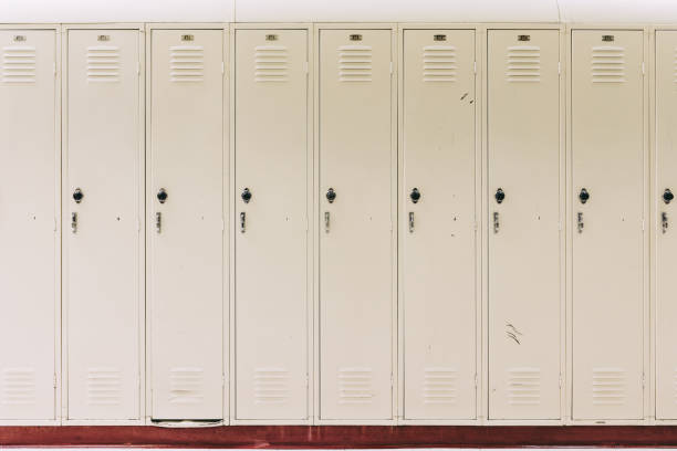 istock Line of school lockers 845461654