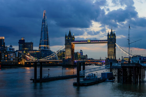 istock The night approaches London 845497970