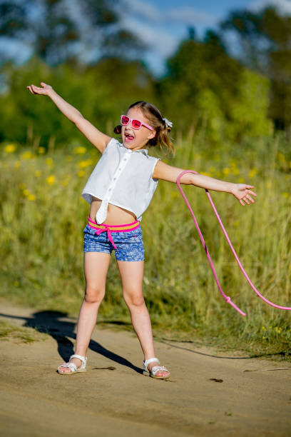 istock girl with a rope 845500982