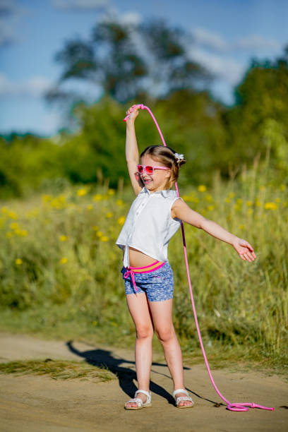 istock girl with a rope 845501020