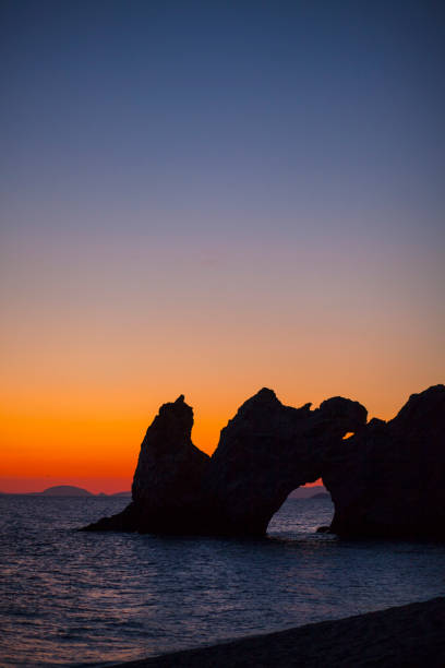 praia de lalaria skiathos grécia - silhoute - fotografias e filmes do acervo