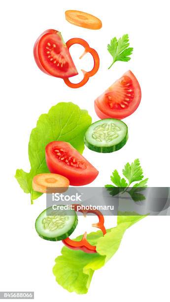 Fallenden Stücke Gemüse Stockfoto und mehr Bilder von Gemüse - Gemüse, Fliegen, Fallen