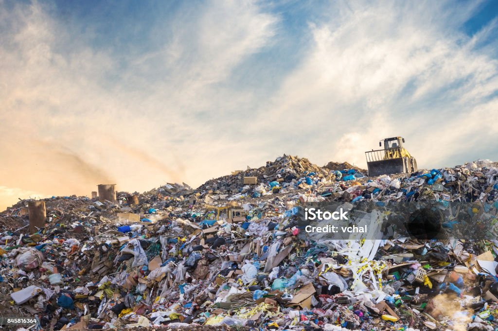 Müllhaufen in Mülldeponien oder Mülldeponien. Verschmutzungskonzept. - Lizenzfrei Müll Stock-Foto