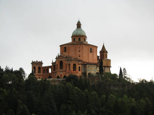 istock Church upon the Hill 845864696