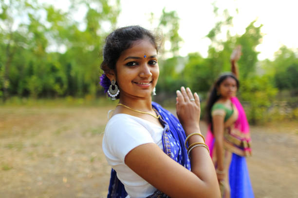 istock Two Female Dancers Performing Kathak 845885742