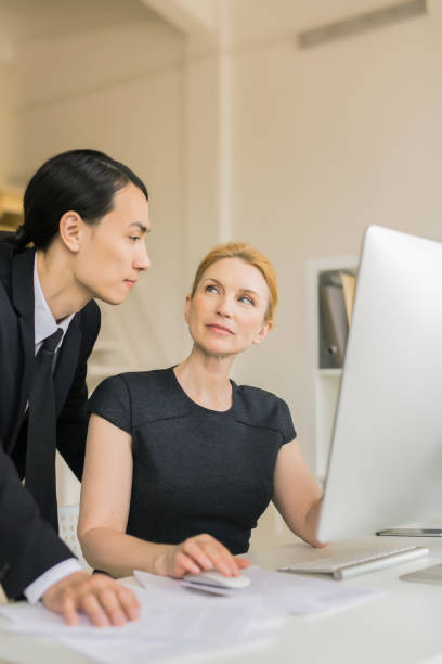 istock Meeting of brokers 845915798