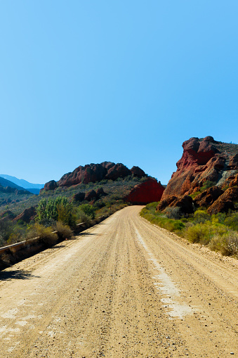 The long dusty road to the Red Mountains of Calitzdorp.