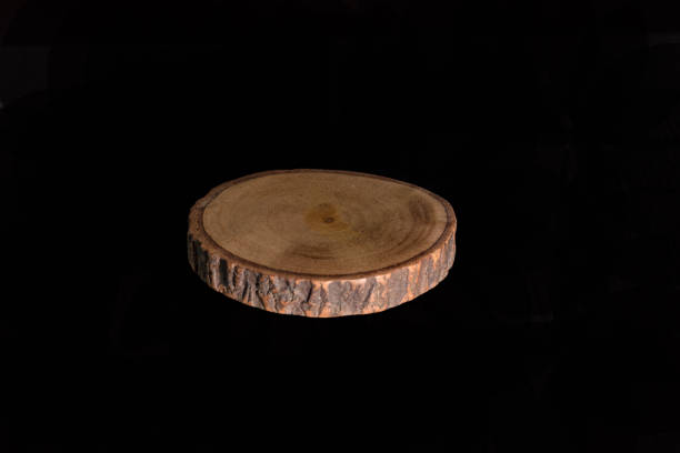 istock round shape wooden chopping board 845955264