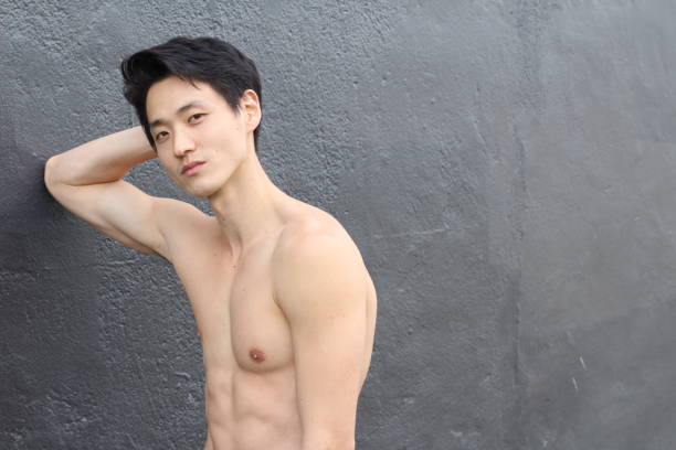 完璧なボディの上半身裸の男 - shirtless ストックフォトと画像