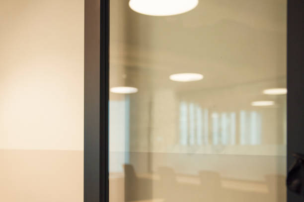 istock Waiting room glass door 846032414