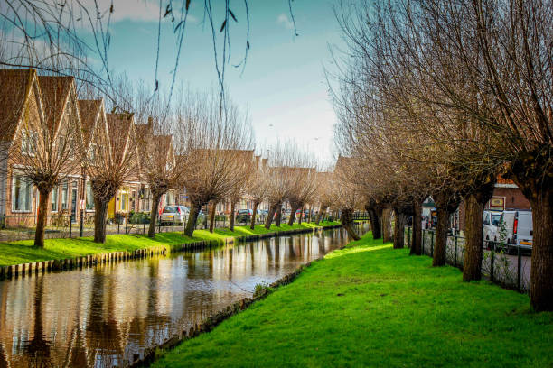 istock European Cities - Holland Amsterdam Volendam 846033690