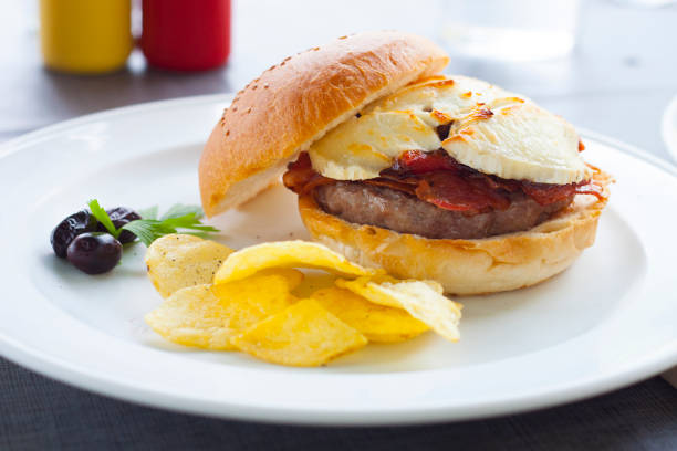 istock Red Pepper and goat cheese burguer 846059274
