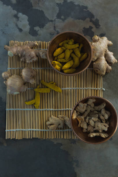 istock Ginger and turmeric stick on bamboo placemat 846062280