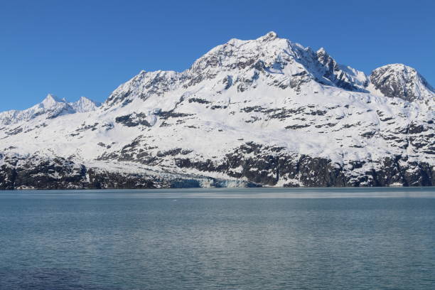 istock Snowy Mountain in Glacier Bay 846100196