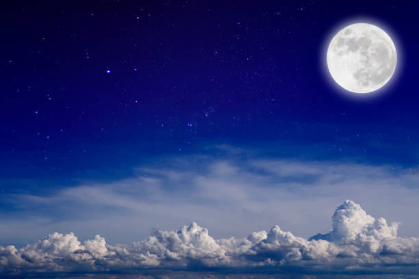 istock Happiness night,Full moon with cloud in starry . Romantic concept. 846121088