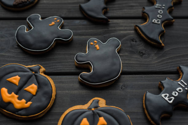 istock homemade halloween cookies 846263094