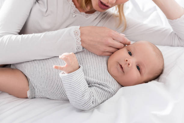 istock mother with little baby 846267532