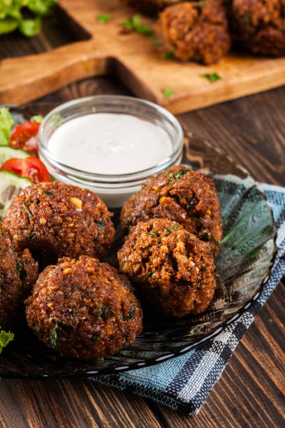 istock Chickpea falafel balls with vegetables 846361834