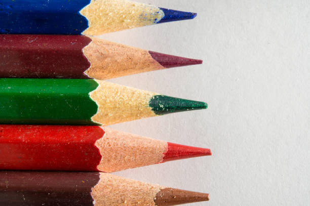 istock Color pencils in rainbow on white background 846381158