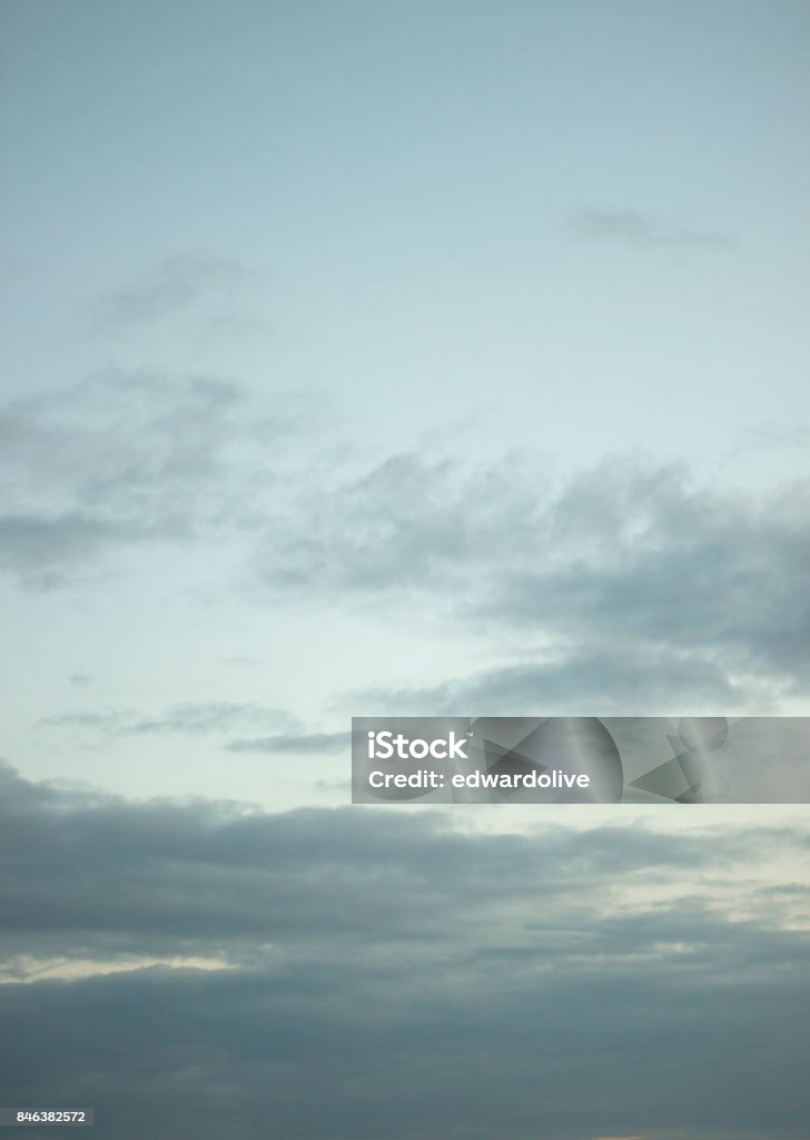 Himmel mit Wolken Farbfoto - Lizenzfrei Abenddämmerung Stock-Foto