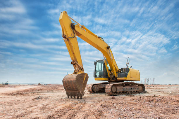 istock Excavator loader machine during earthmoving works outdoors 846386314