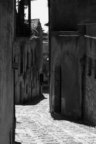 istock Ancient stone streets in Erice, Sicily 846395432