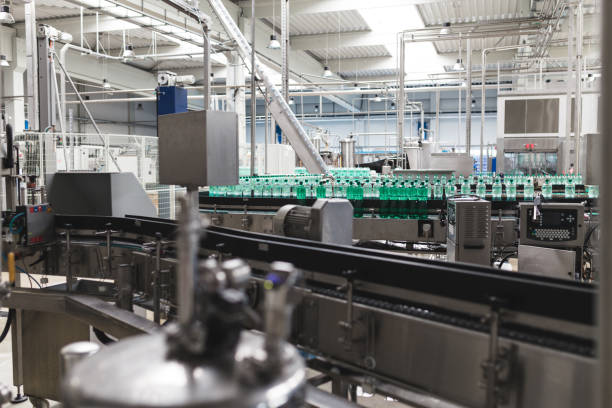 istock Water bottling factory 846443912