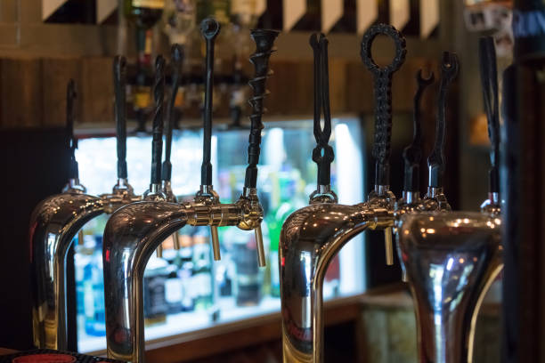 istock Cranes keg with work instrument tap handles in bar 846447598