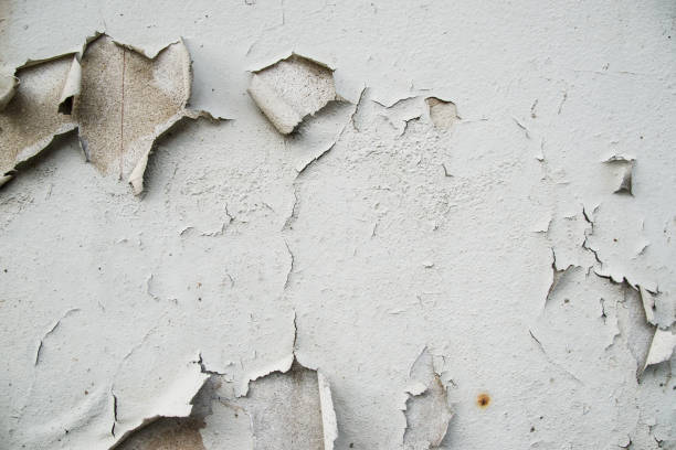 istock Grunge wall. glide wall of the old house.Texture background 846448076