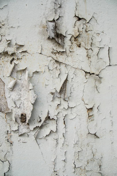 istock Grunge wall. glide wall of the old house.Texture background 846448542