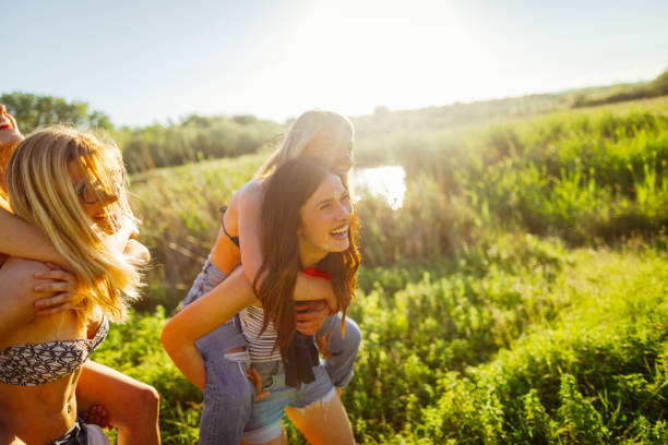 istock Piggyback race in nature 846499410