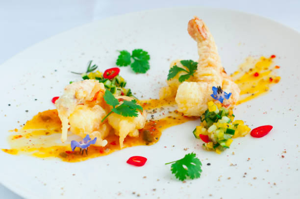 istock Fried shrimp in the cradle with spicy sauce. 846502462