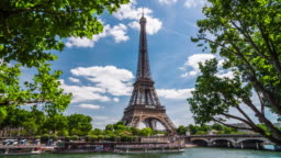Tháp Eiffel Ở Paris Cảnh Quan Thành Phố 4k Phong Cảnh Người Thiết Lập Video  Sẵn có - Tải xuống Đoạn Video Ngay bây giờ - iStock