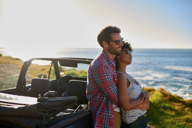 istock Young beautiful couple on roadtrip 846521454
