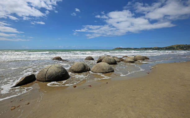 istock Landscape with Moeraki Boulders 846558868