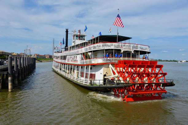 dampfschiff natchez, new orleans - dampfschiff stock-fotos und bilder