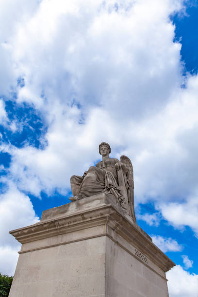 istock Statue L'Histoire at Place du Carrousel in Paris 846581464